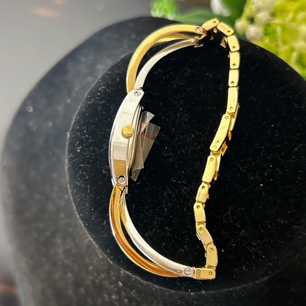 Vintage Kim Rogers Silver & Gold Analog Watch - Picture 4 of 4